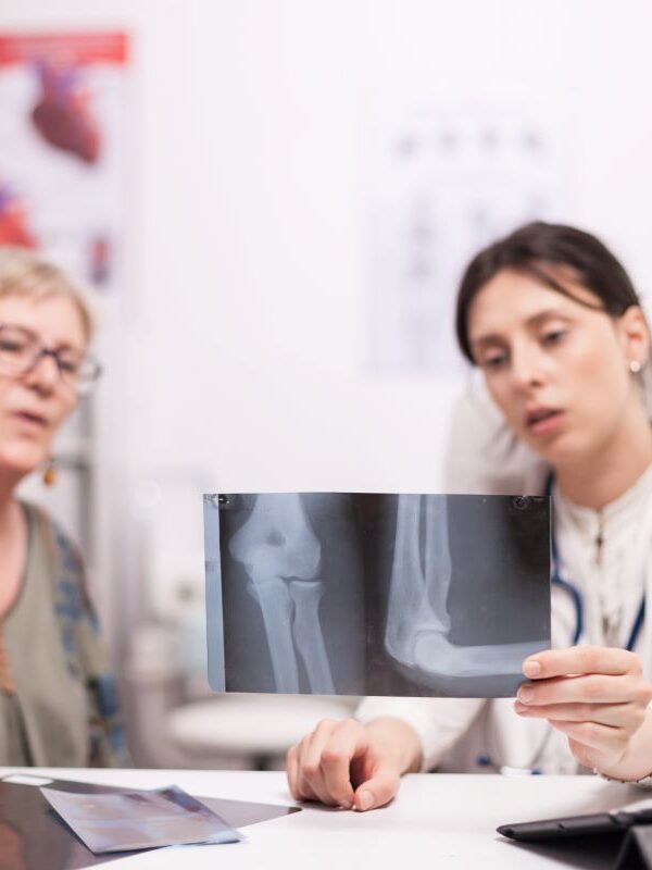 Osteoporóza a osteopénia: Ako chrániť kosti pred rednutím a stratou pevnosti?